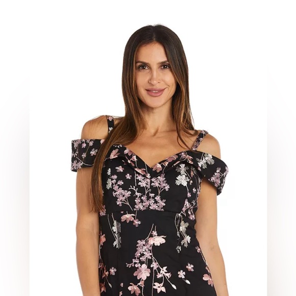 Floral Cold-Shoulder Mermaid Gown - Picture 3 of 6